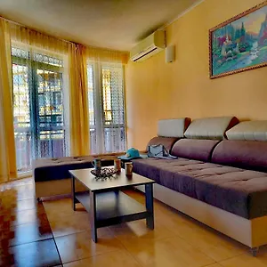 Plaza Aparthotel